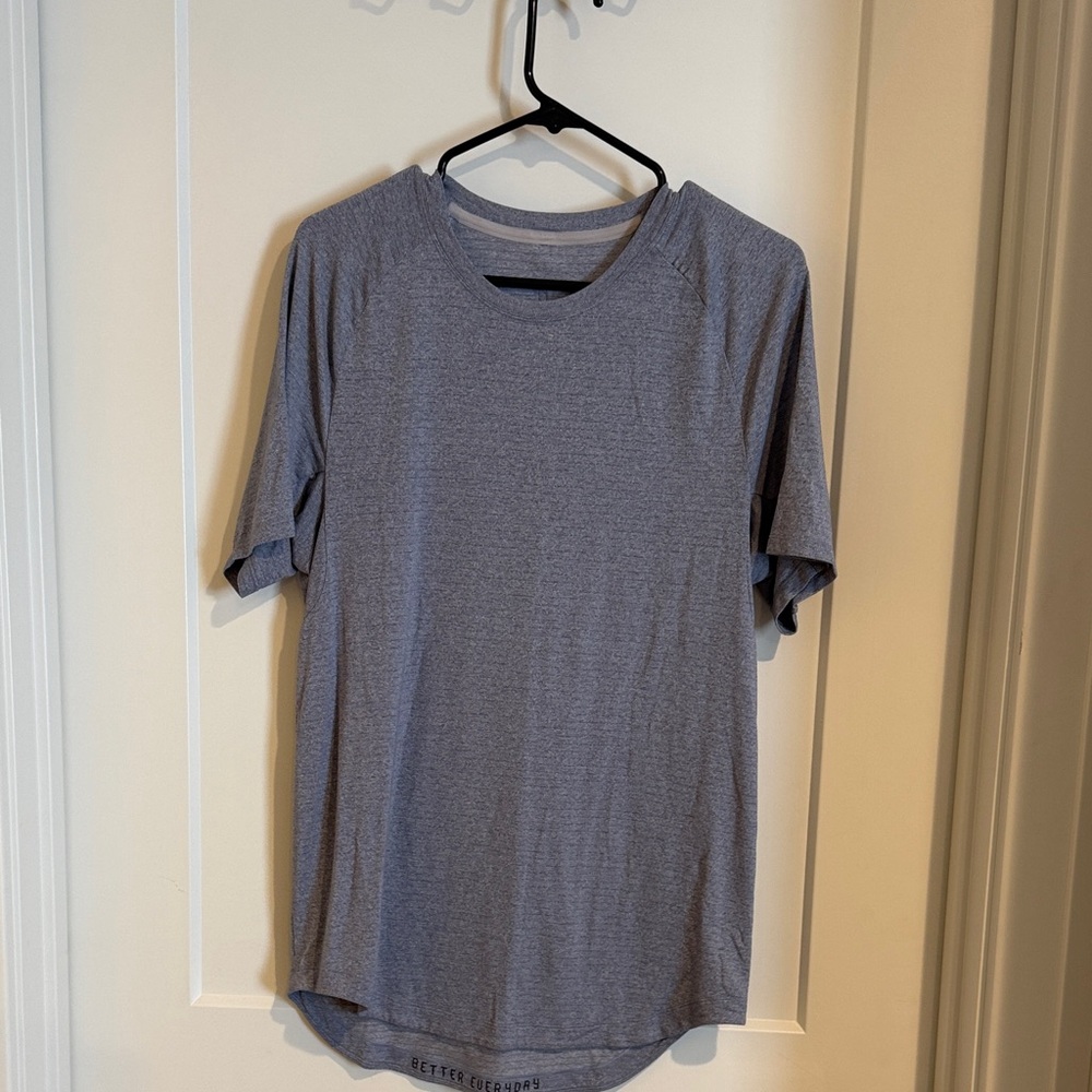 lululemon athletica Heather Gray Short Sleeve Tee